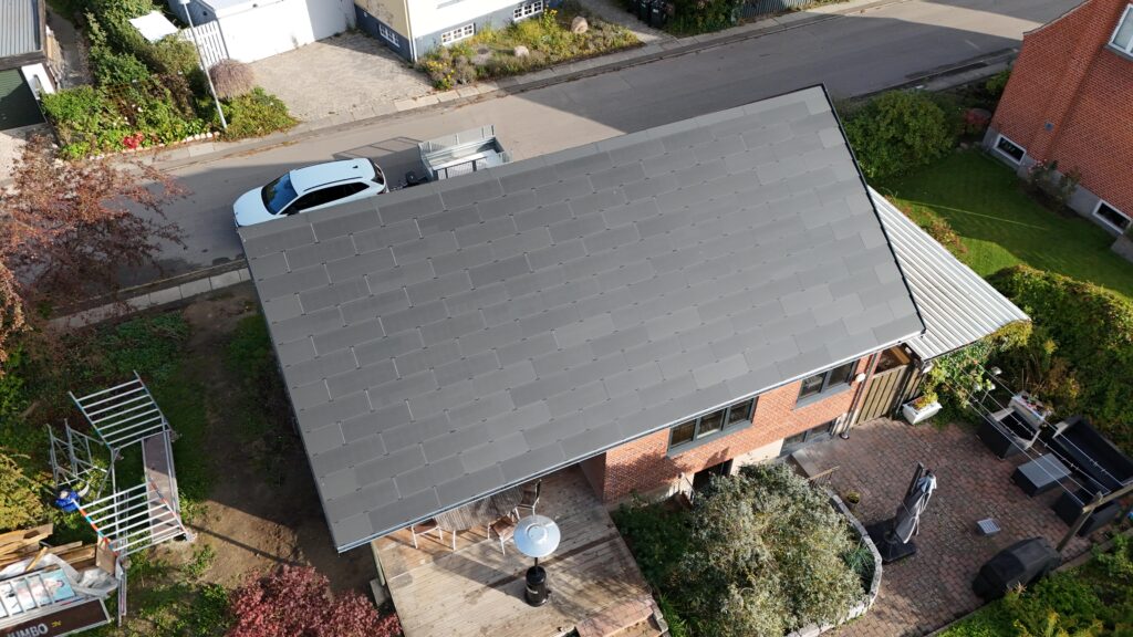 Drone foto af Solartag i Roskilde